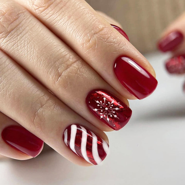 Festive Holiday Themed Press-On Nails Bowlift