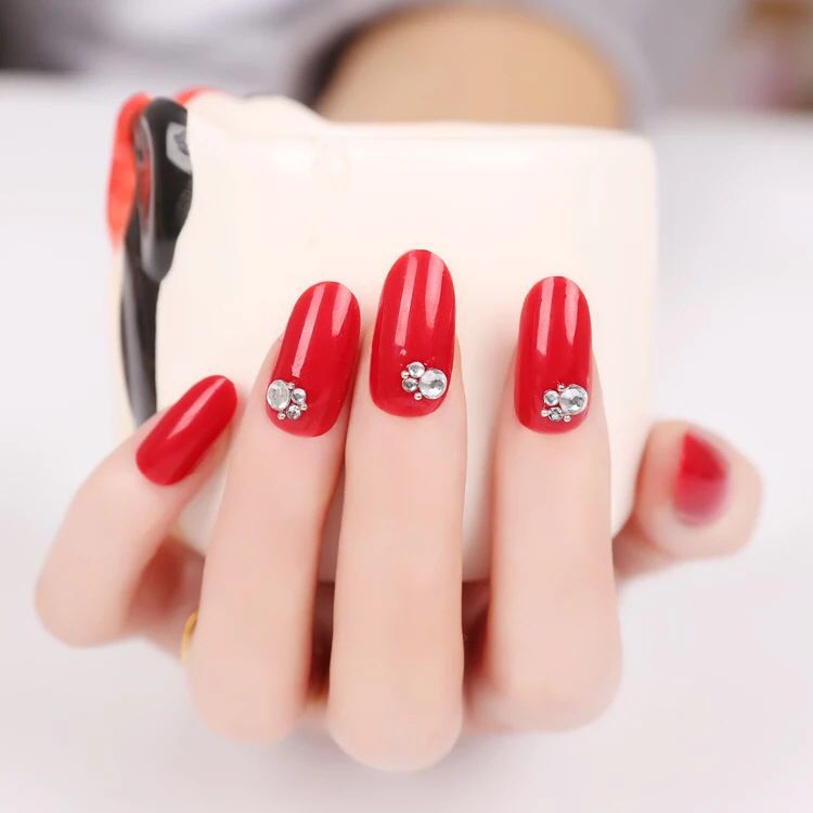 Artificial nails with elegant flower and rhinestone design Bowlift