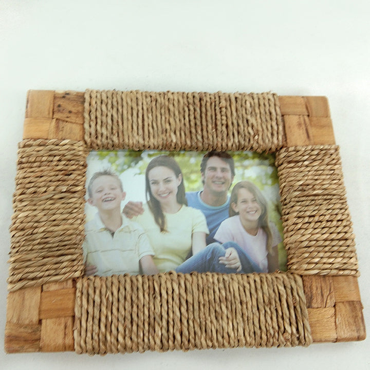 Artful decorative picture frame Bowlift