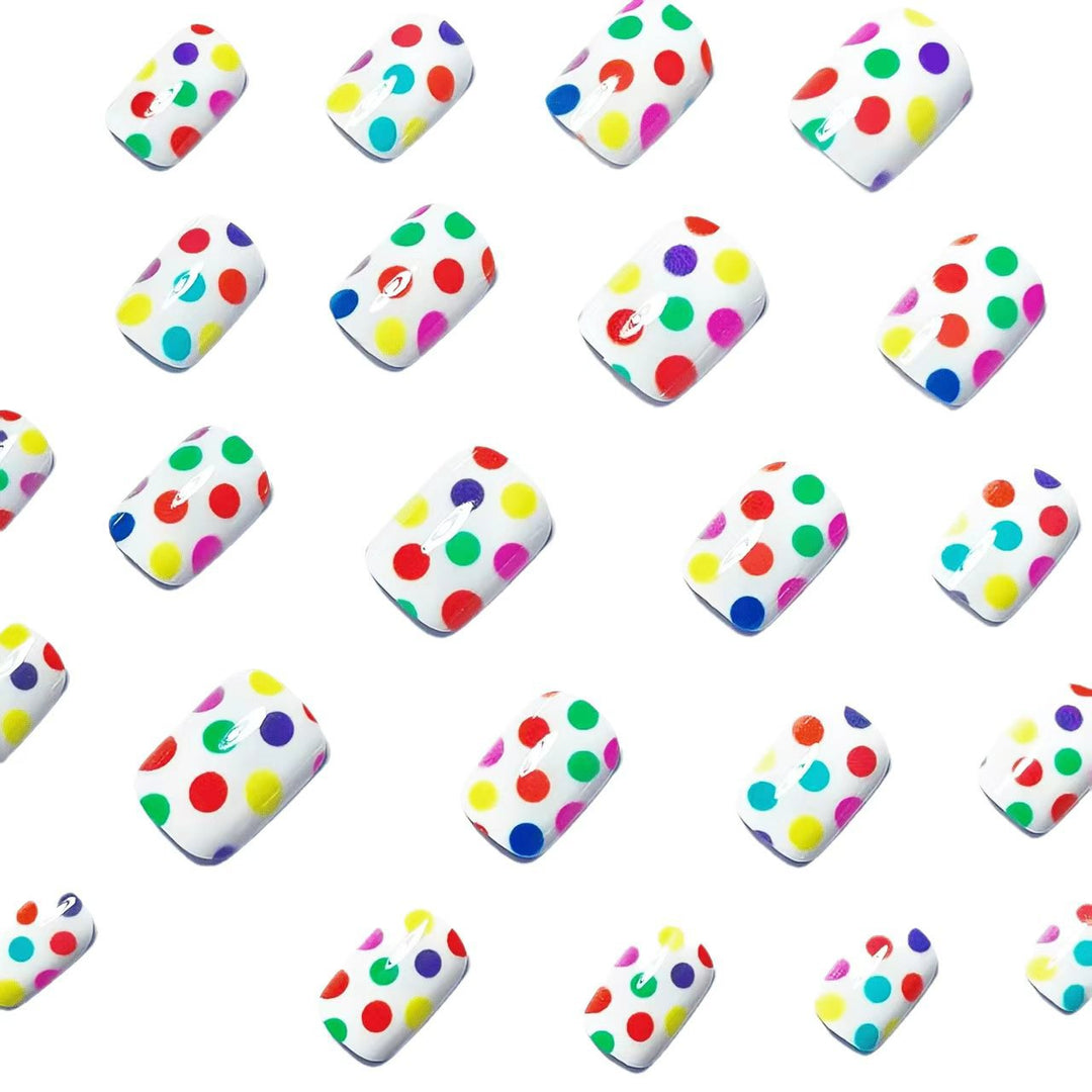 Playful Polka Dot Nail Art Bowlift