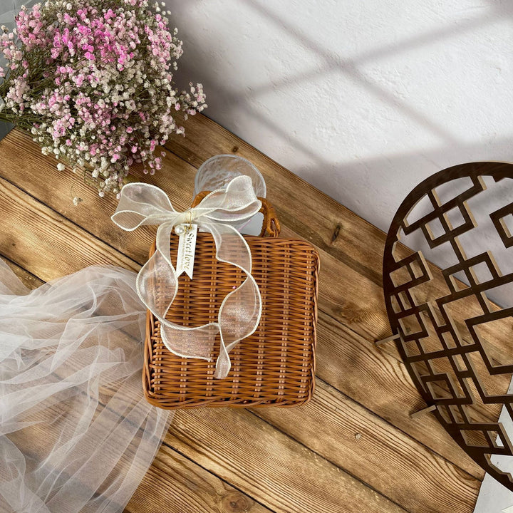 Ladies stylish rattan crossbody bag Bowlift