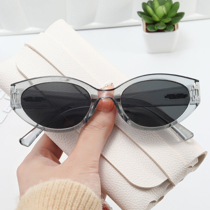 Women's Cat-Eye Sunglasses with Elegant Plastic Frame Bowlift