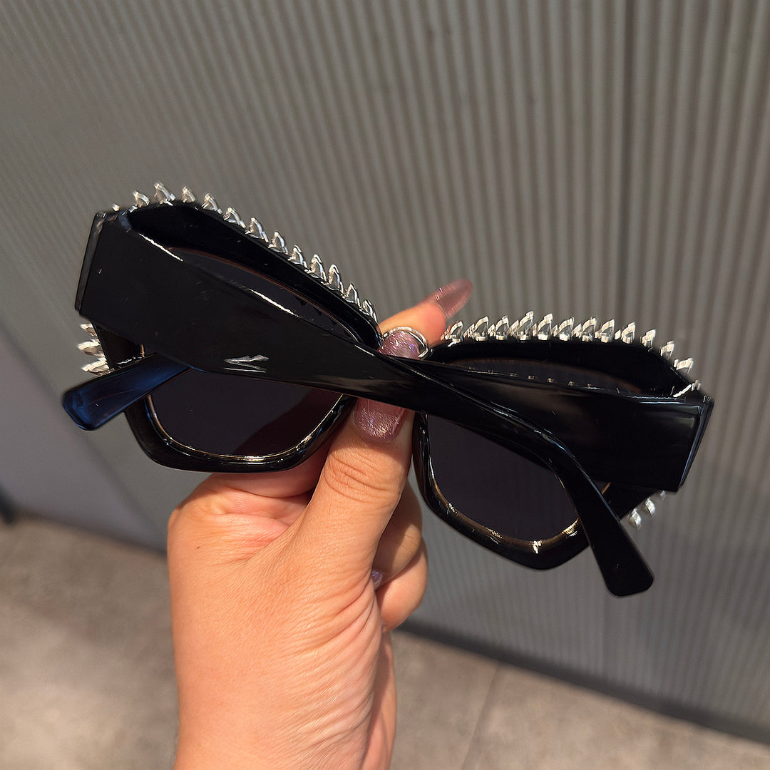 Women extravagant Cat-Eye sunglasses with sparkling crystal tips Bowlift
