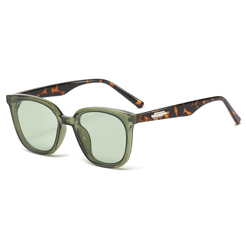 Ladies stylish sunglasses with robust and modern design Bowlift