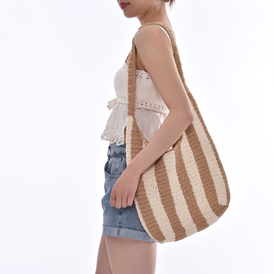 Handmade knitted bag Bowlift
