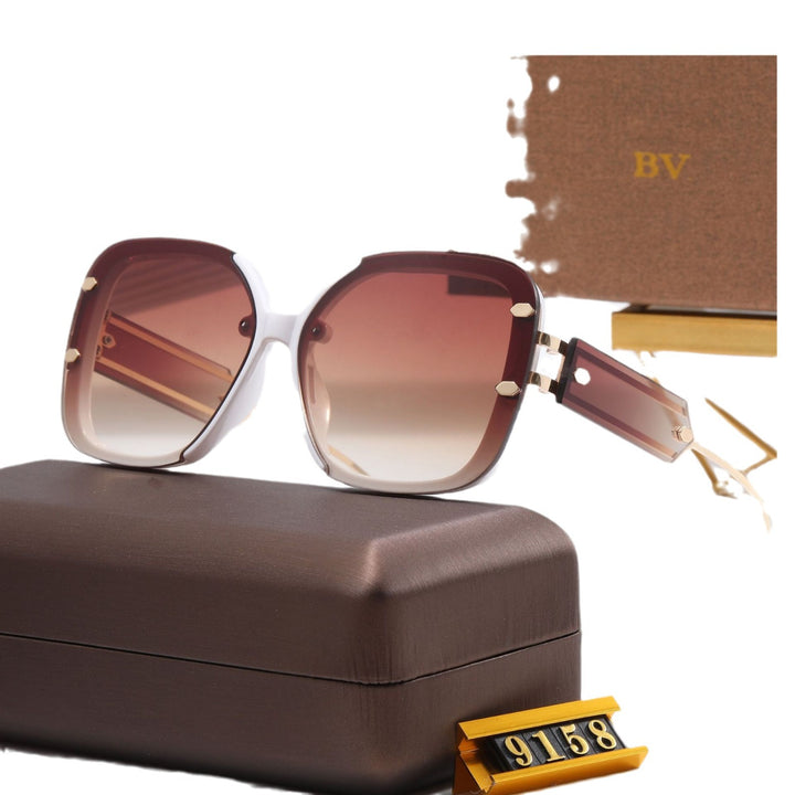 Women Designer Sunglasses with Extravagant Frame Bowlift