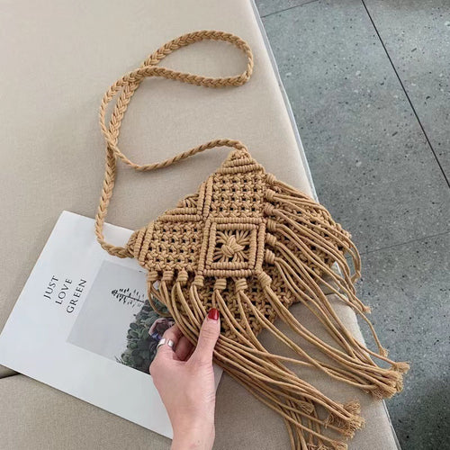 Hand-knotted macrame shoulder bag with fringes Bowlift