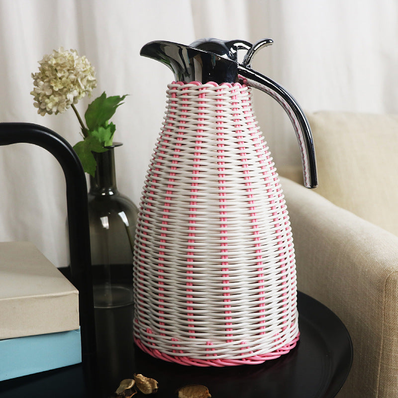 Stylish water carafe with woven design Bowlift