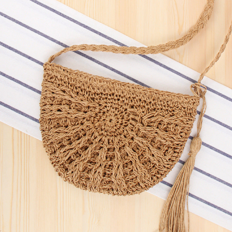 Macrame Crossbody Bag in Crescent Moon Design Bowlift