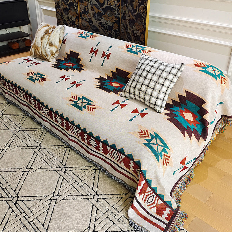 Cozy Geometric Pattern Throw Blanket