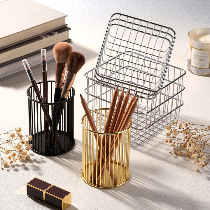 Elegant table organizer made of metal rods Bowlift
