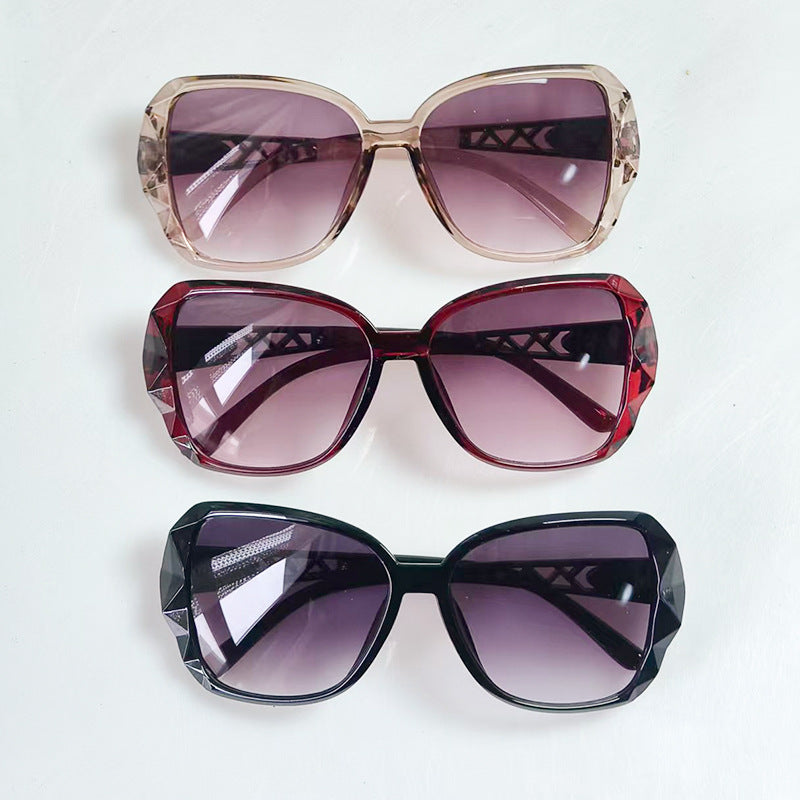Fashionable Oversized Square Sunglasses Bowlift