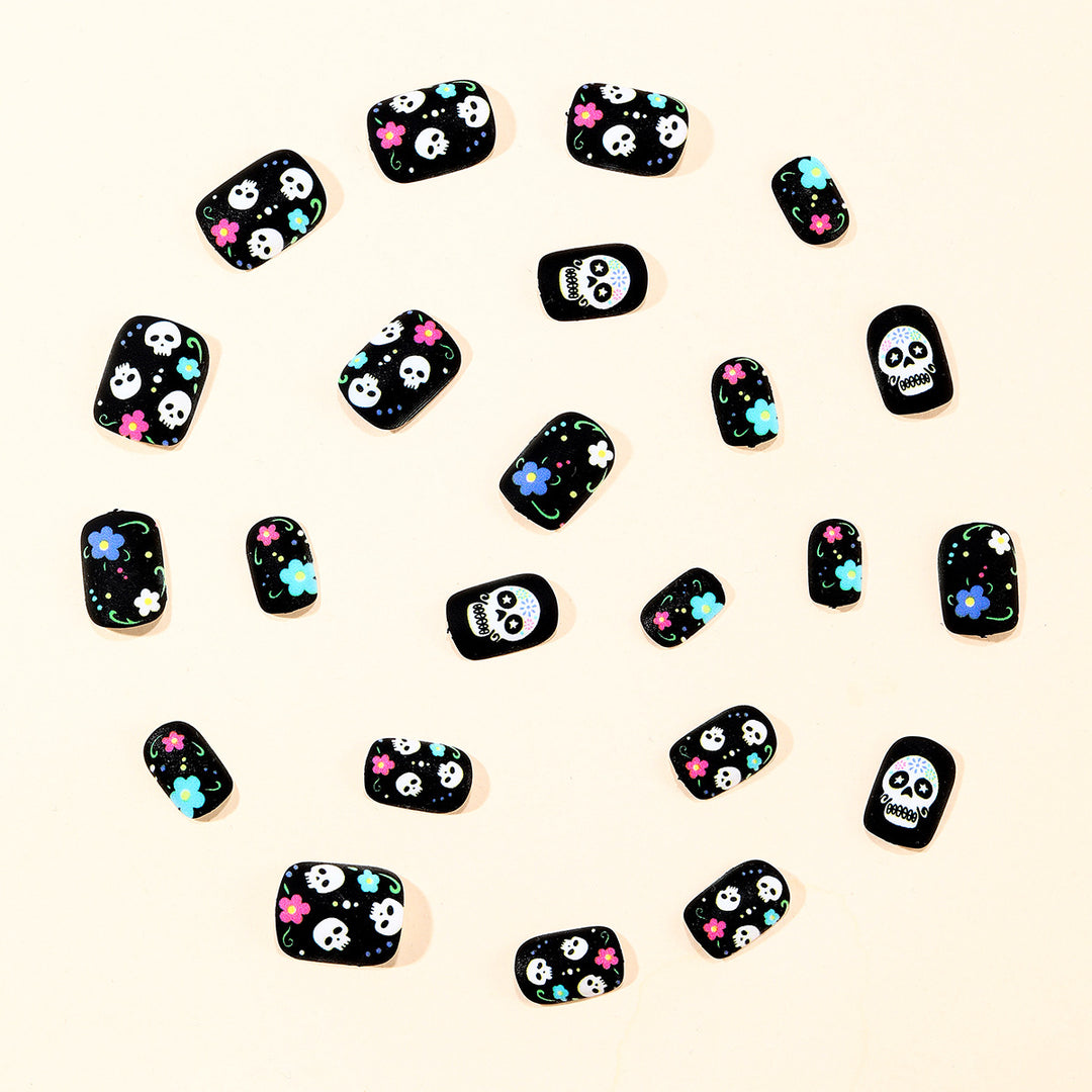 Artistic Halloween-Themed Nail Art Bowlift