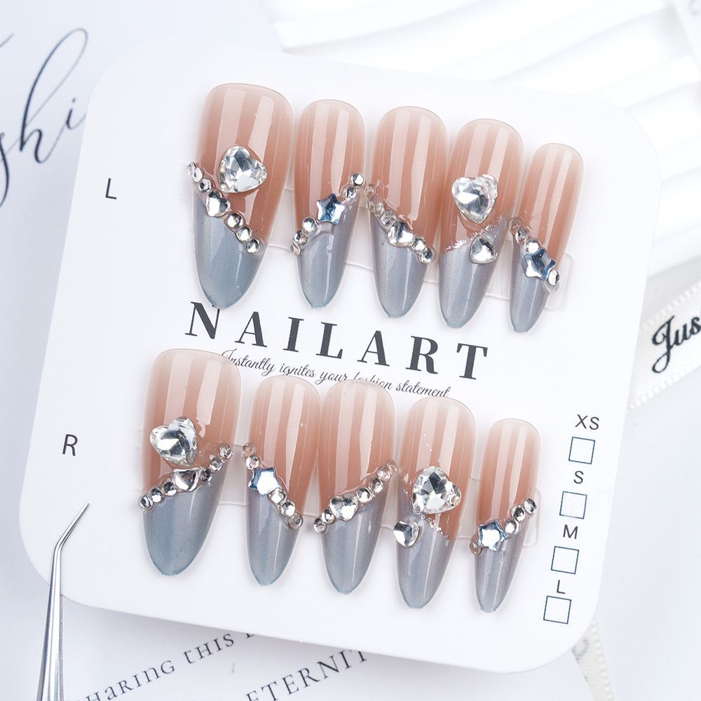 Decorative Press-On Nail Set with Elegant Floral and Gemstone Accents Bowlift