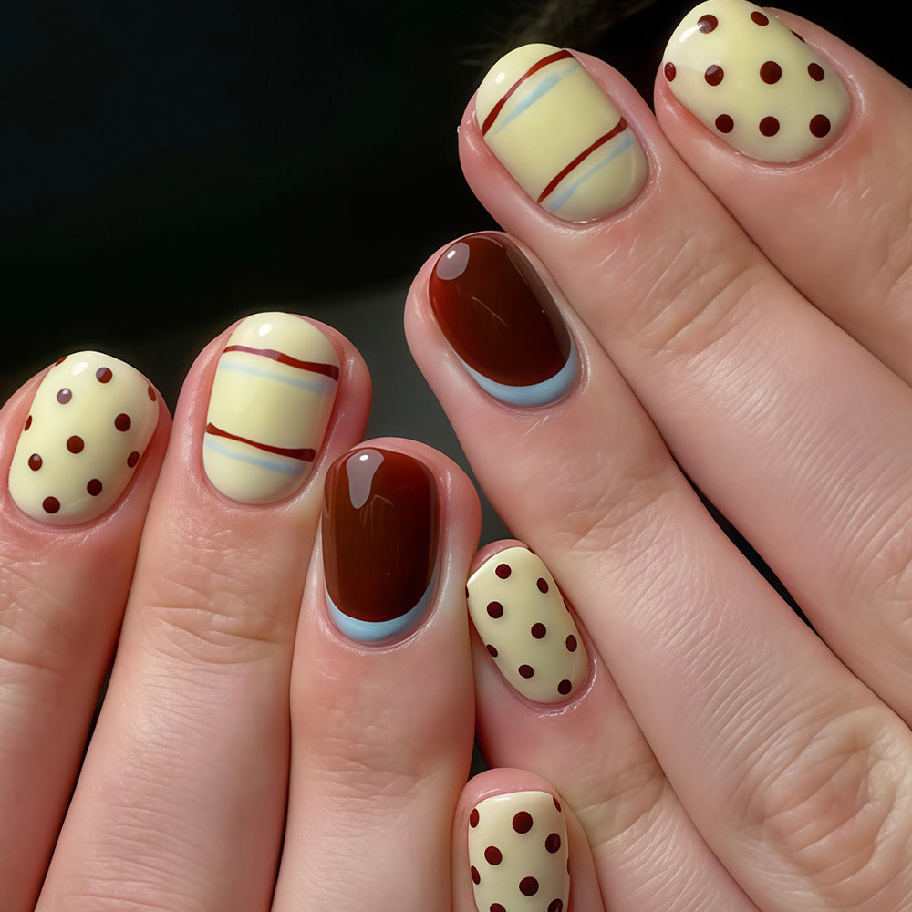 Chic Designer Nail Art Bowlift