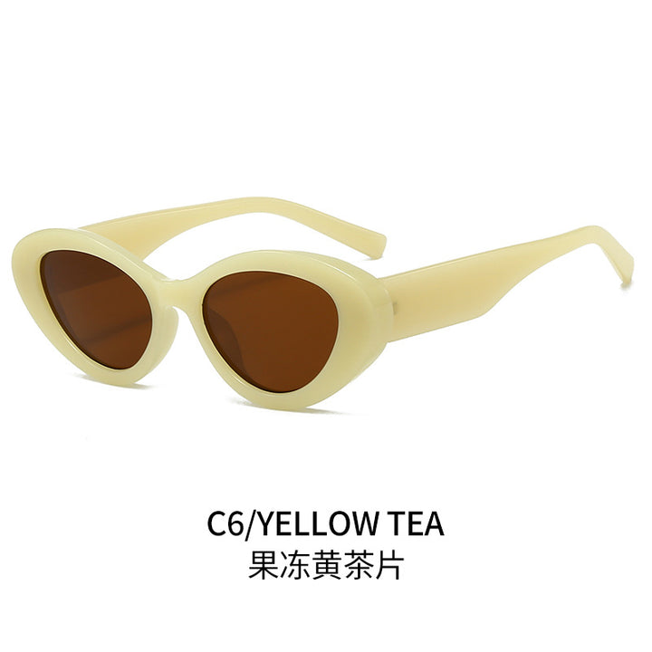 Women Elegant Sunglasses in Fashionable Design Bowlift