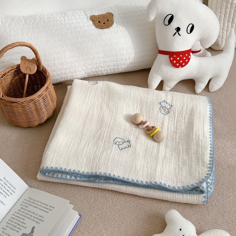 Unisex cuddly muslin blanket with cute animal design Bowlift