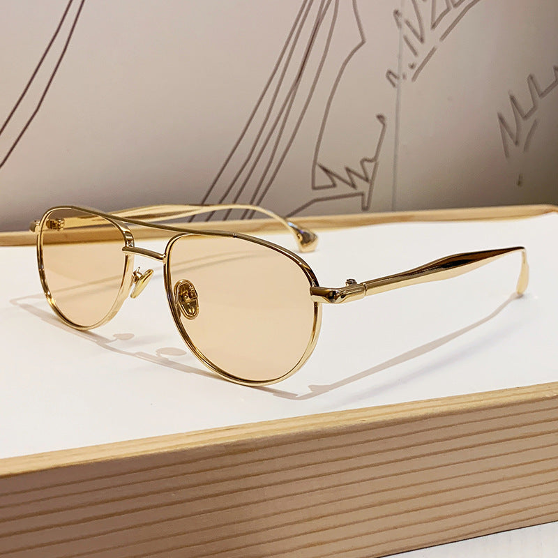 Ladies fashionable pilot sunglasses with elegant gold frame Bowlift