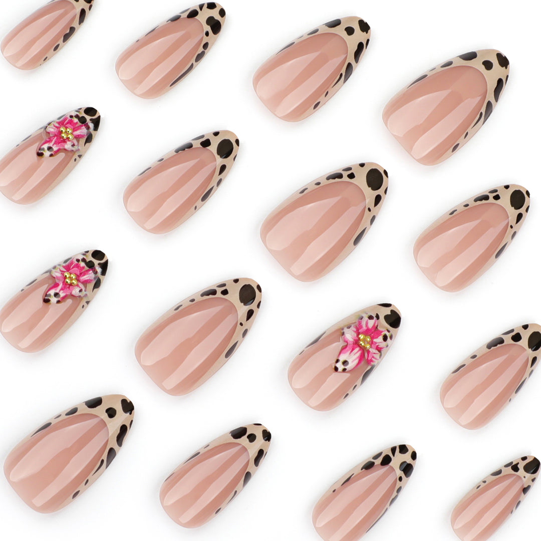 Artificial nail art with floral design and stylish leopard pattern Bowlift