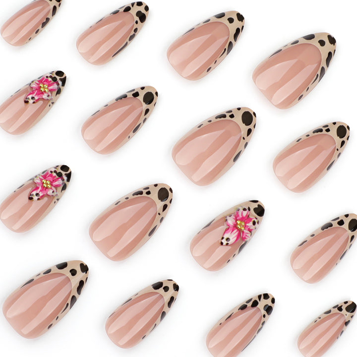 Artificial nail art with floral design and stylish leopard pattern Bowlift
