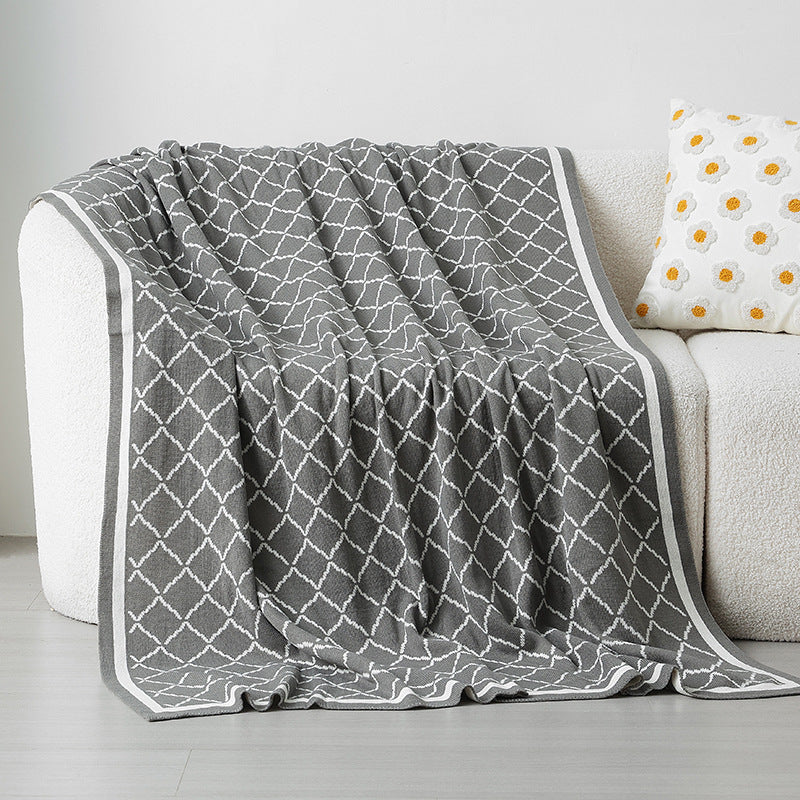 Ladies cuddle blanket with zigzag pattern Bowlift