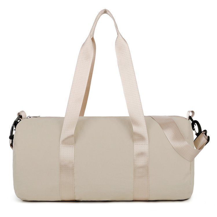 Sporty duffel bag with durable material and adjustable shoulder strap Bowlift