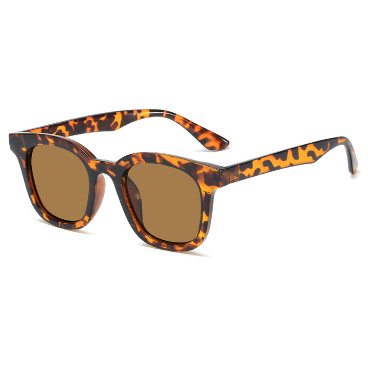 Ladies Fashionable Oversized Sunglasses with Luxurious Design Bowlift