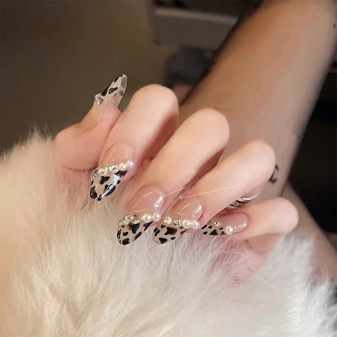 Artistic and elegant artificial nails Bowlift