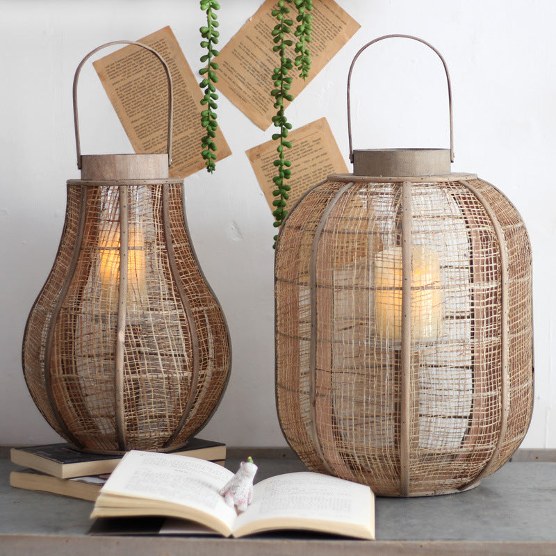 Rustic lantern made of braided natural material Bowlift
