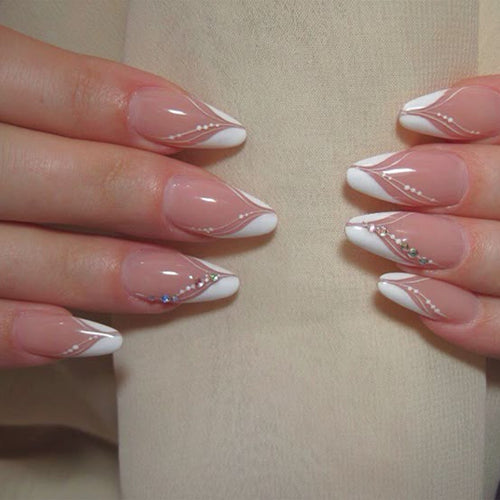 Elegant Stiletto Press-On Nails with Rhinestone Accents Bowlift
