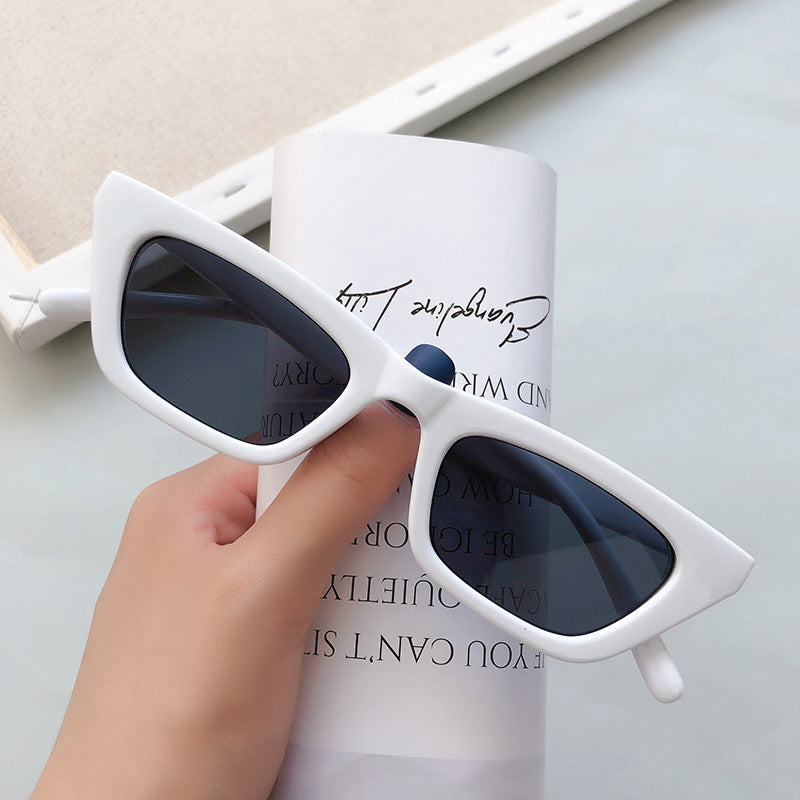 Fashionable Cat-Eye Sunglasses Bowlift