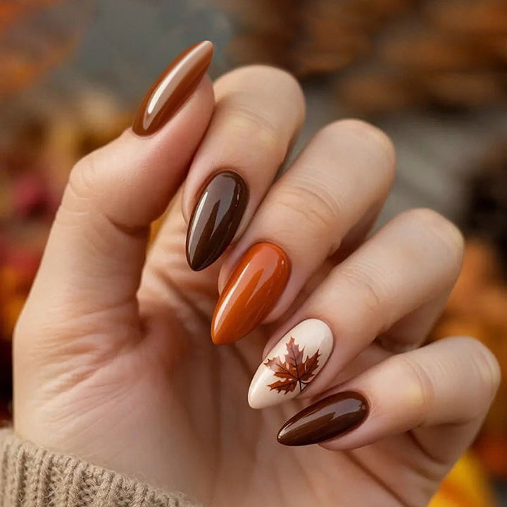 Artificial nail set with autumn leaf designs Bowlift