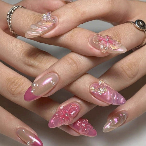 Artificial nails with floral accents Bowlift