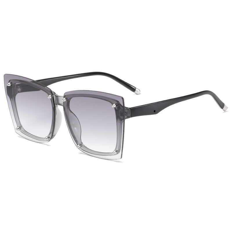 Women's statement sunglasses with stylish square frame and fashionable accents Bowlift