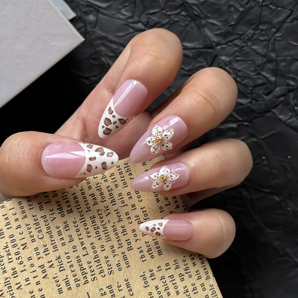 Artistic Floral-Embossed Press-On Nails Bowlift