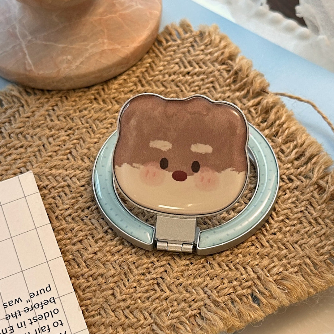 Hand mirror in heart-shaped design with cute bear motif Bowlift