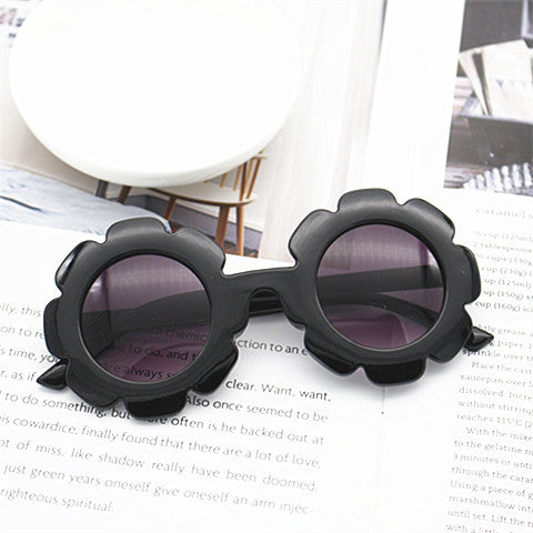 Women's fashionable sunglasses in floral design Bowlift