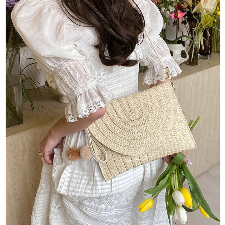 Handcrafted Shoulder Bag Made of Woven Material Bowlift