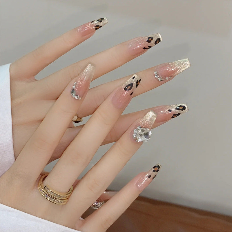 Artificial nail set with glitter and leopard design Bowlift