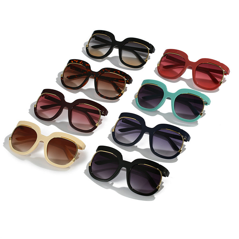 Women Oversized Sunglasses with Elegant Tortoise Design Bowlift