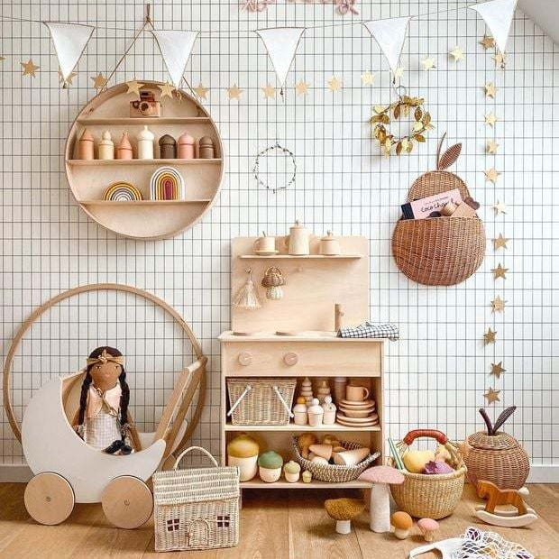Playful storage basket in apple design Bowlift