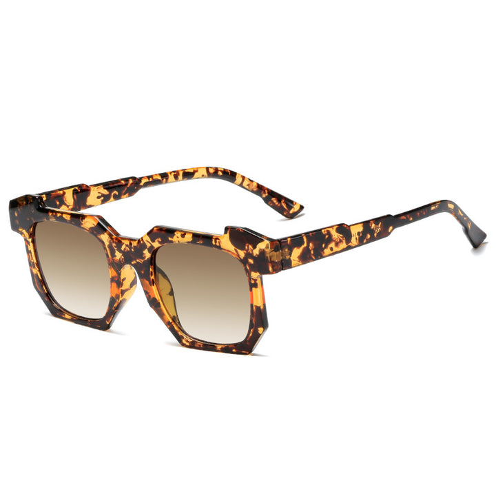 Ladies geometric sunglasses with striking, high-quality plastic frame Bowlift