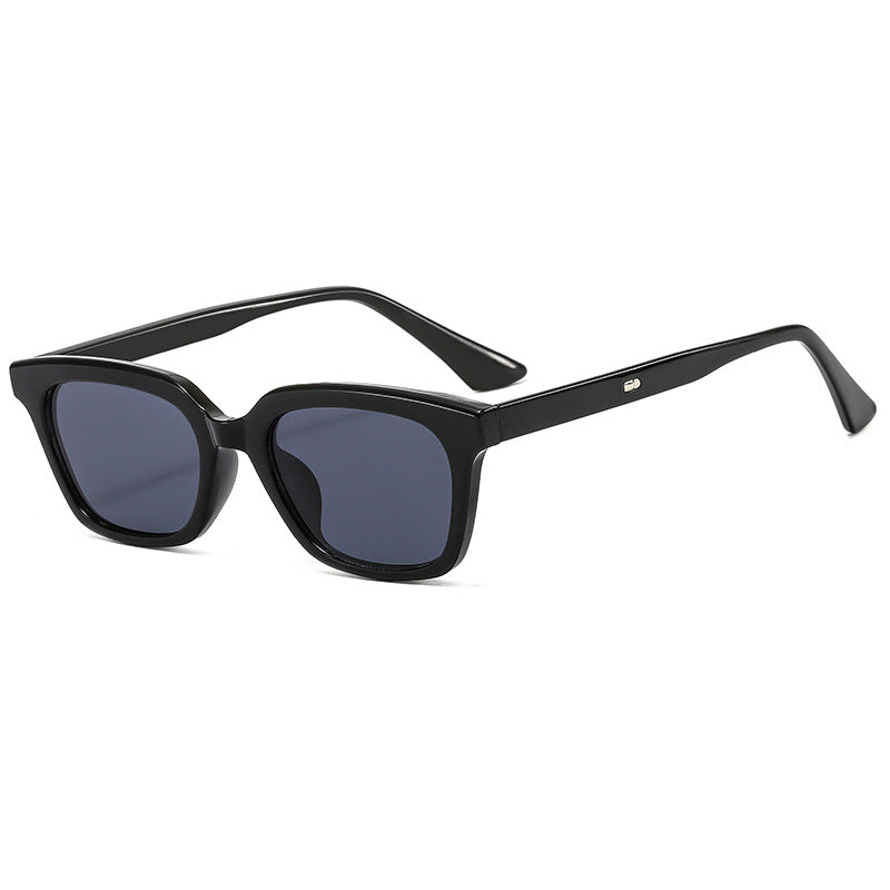 Ladies trendy sunglasses with wide, square frame Bowlift