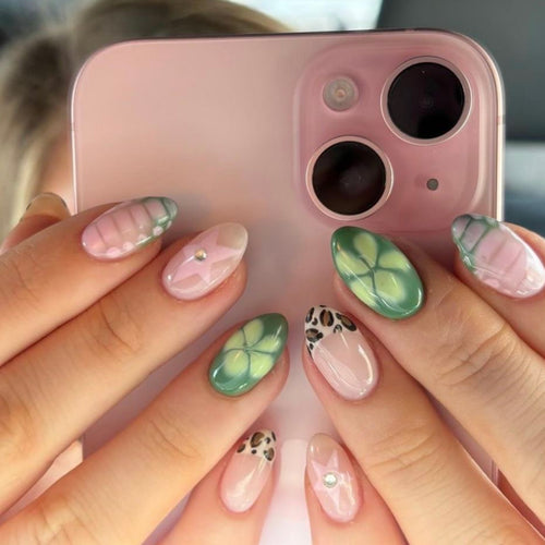 Artificial nail art with floral accents Bowlift
