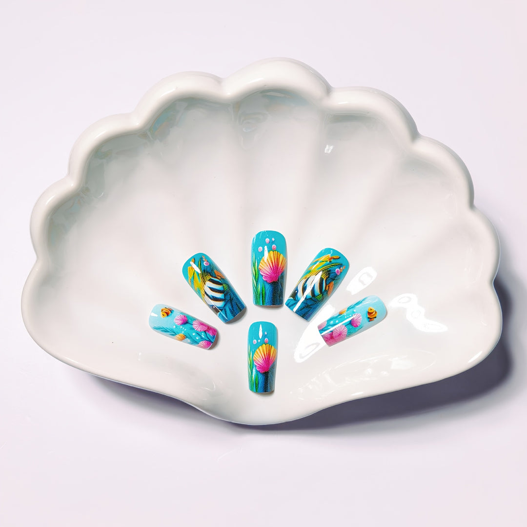 Underwater-Themed Extravagant Nail Art Bowlift