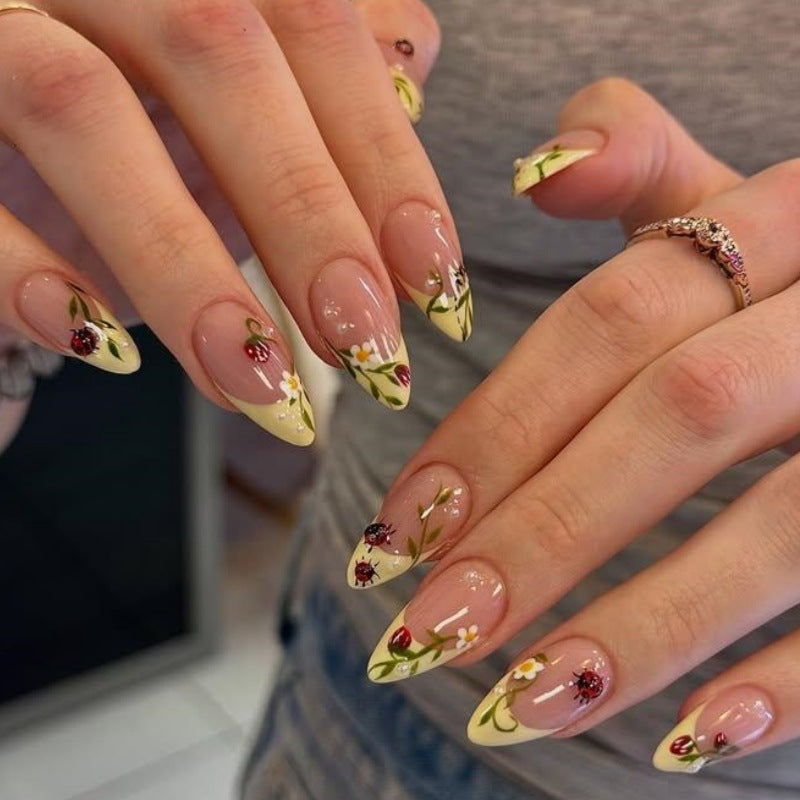 Animal-Inspired Press-On Nail Art Set Bowlift