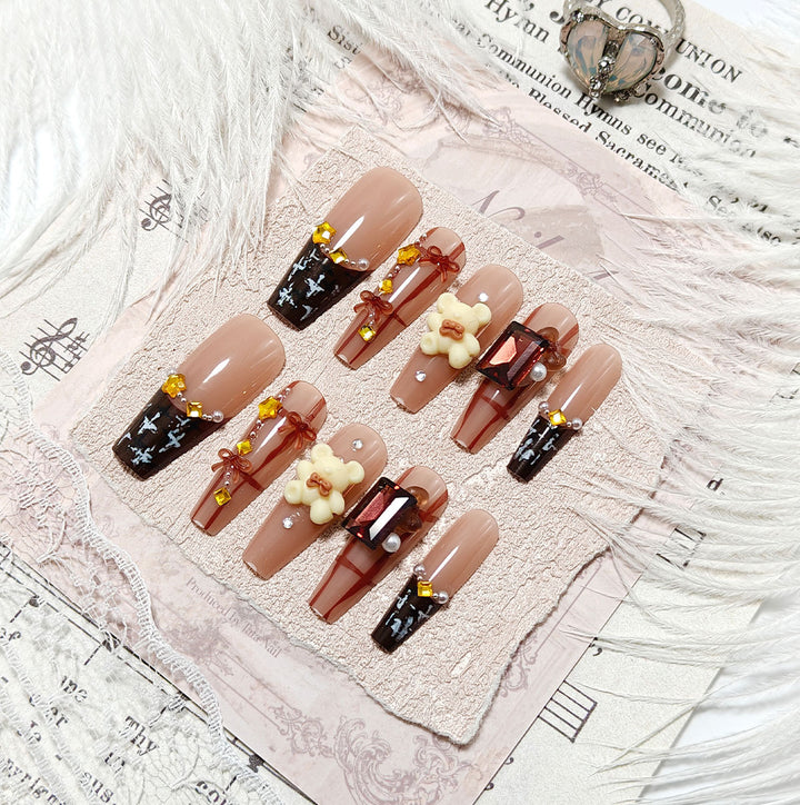 Artificial nails with decorative 3D embellishments Bowlift