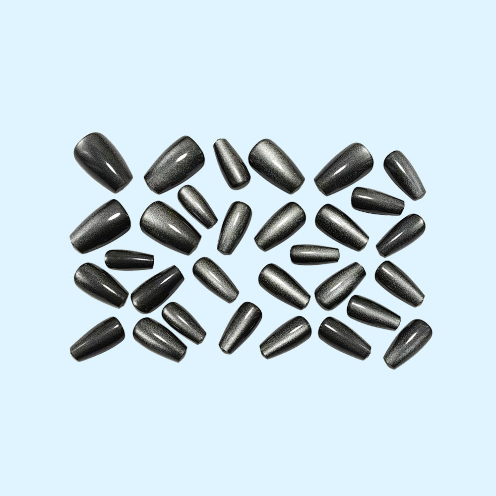 Artificial Nails in Elegant High Gloss Finish Bowlift