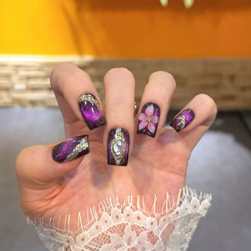 Elegant Floral Press-On Nail Set with Glitter Accents Bowlift