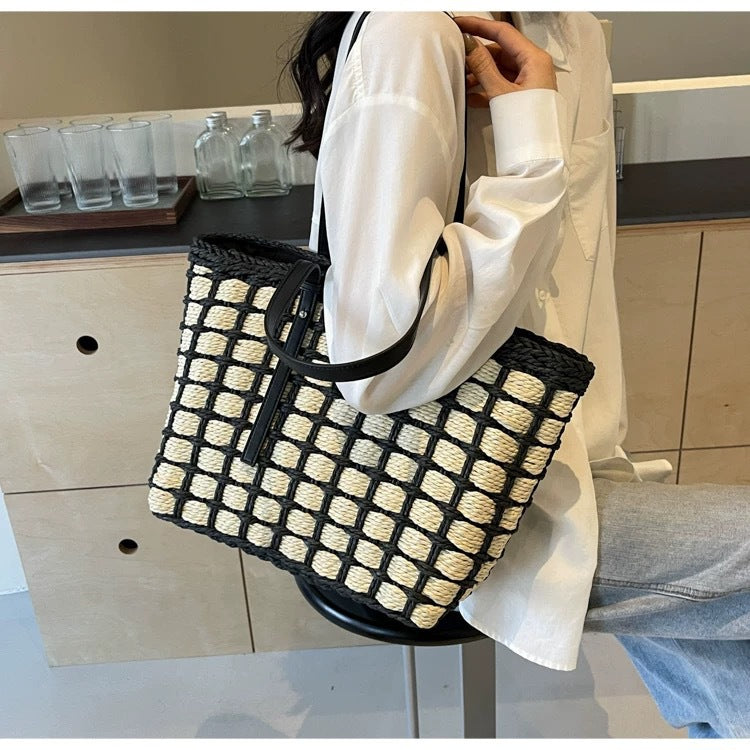 Handwoven basket bag Bowlift